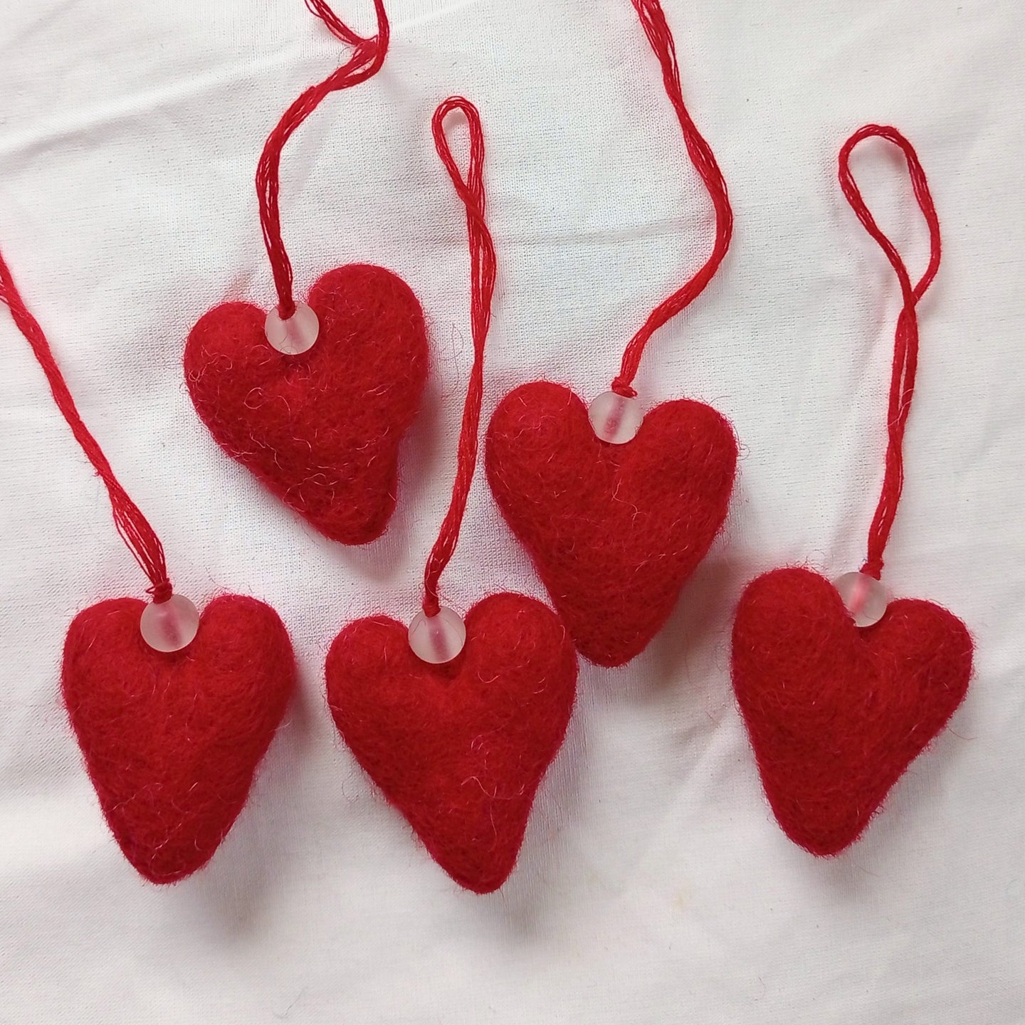 RATISH Mini Felt Heart Hanging Decoration