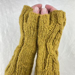 RAJA Cable Knit Wool Lined Wristwarmer Gloves
